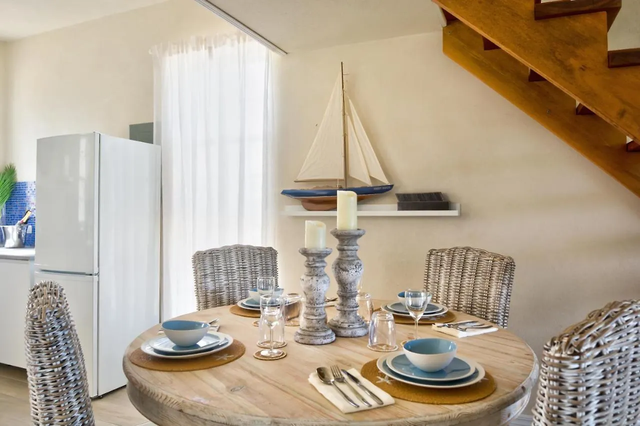 West Rock Villas Άγιος Ιάκωβος